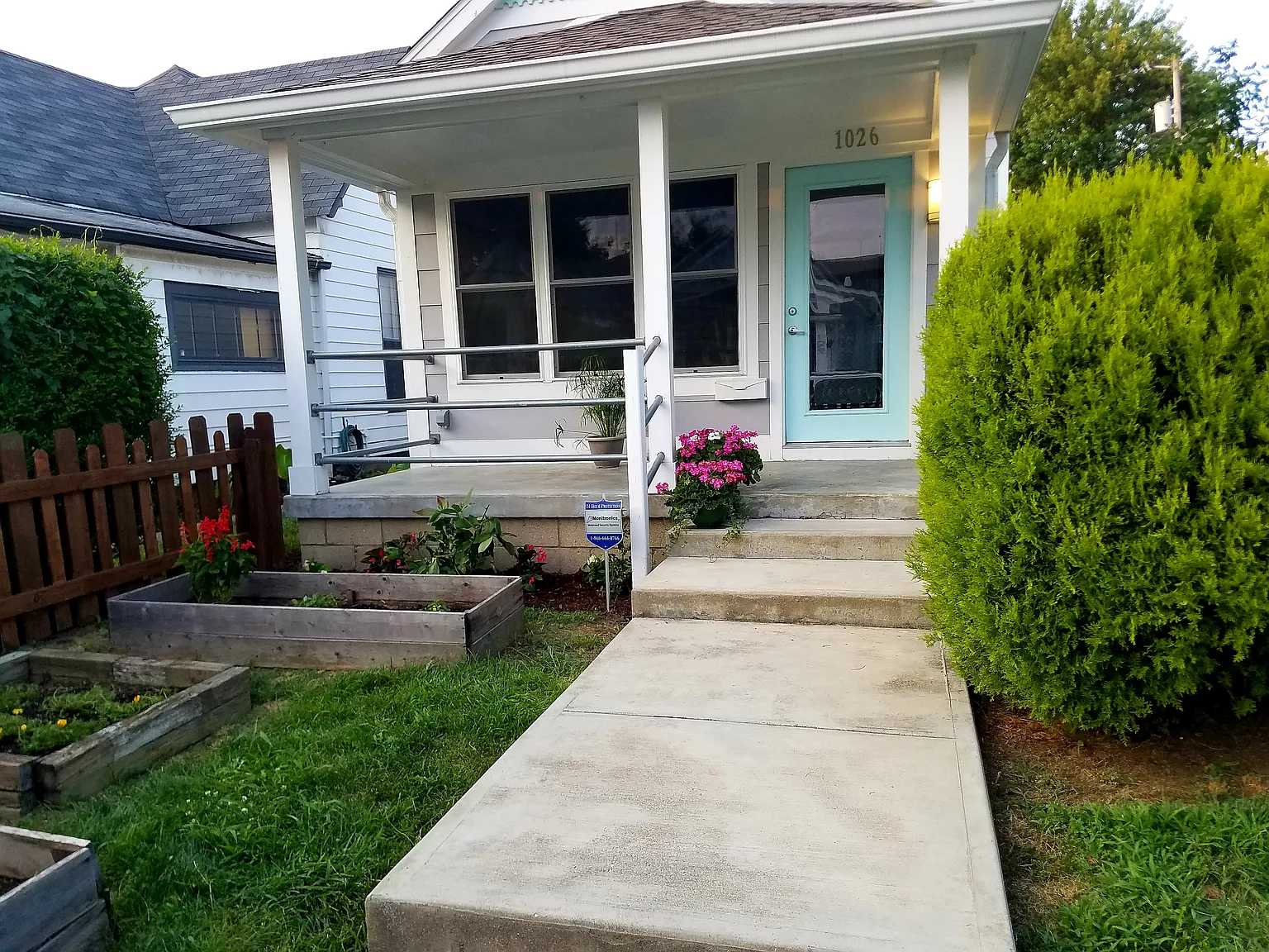 1026 Elm St photo 1