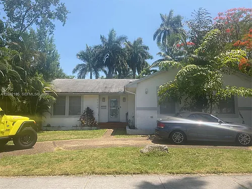 1206 Tyler St Photo 1