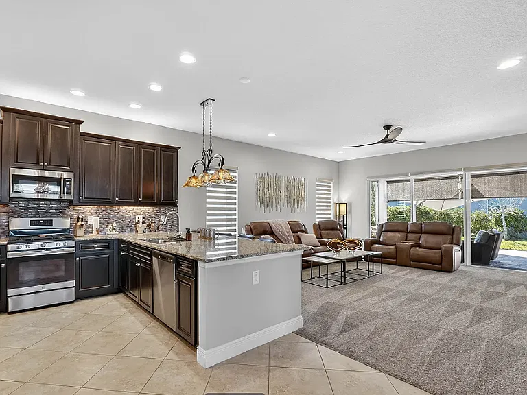 30724 Lindentree Dr — Photo 18