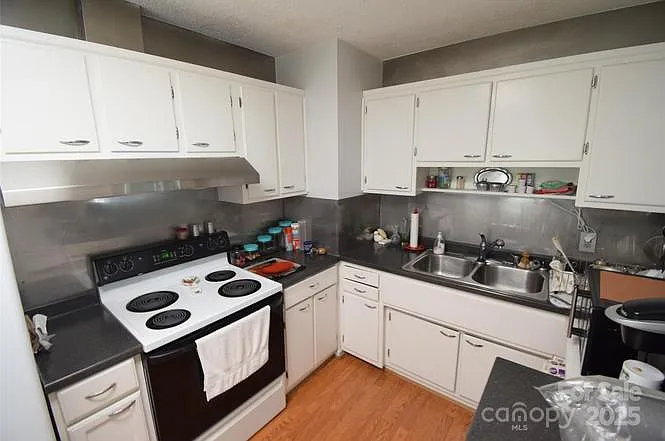 615 E Maple Ave — Photo 9