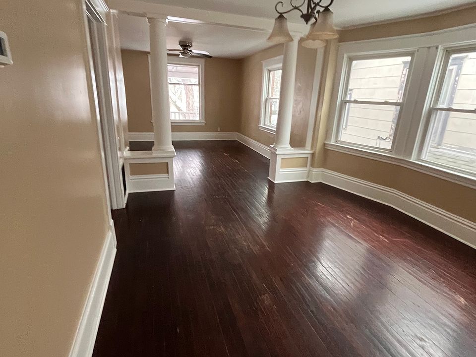 1st image of 228 Oakwood Ave #1