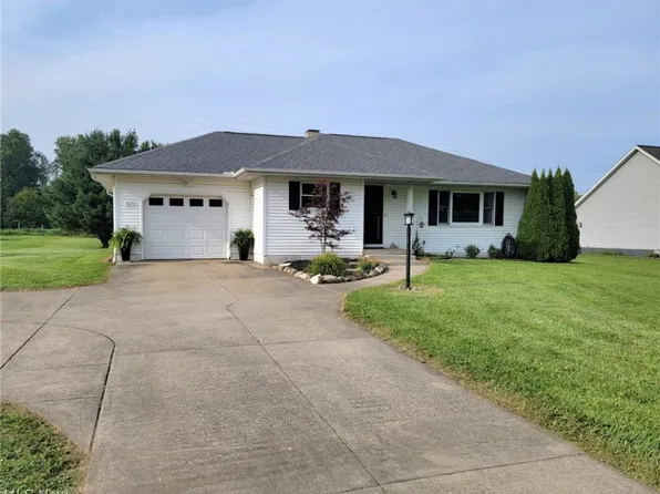 3115 Summit Rd, Ravenna, OH 44266