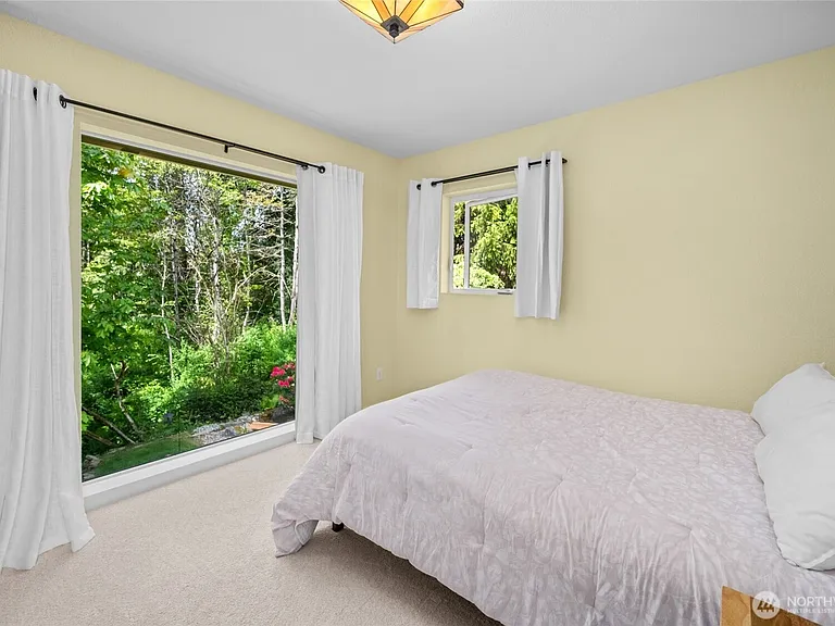1311 Clearbrook Dr — Photo 5