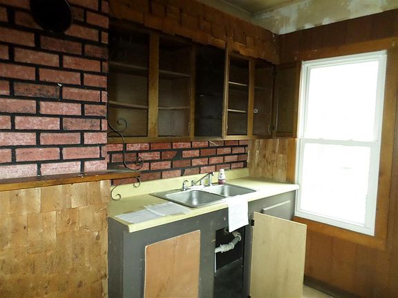 5th image of 813 Francis Ave