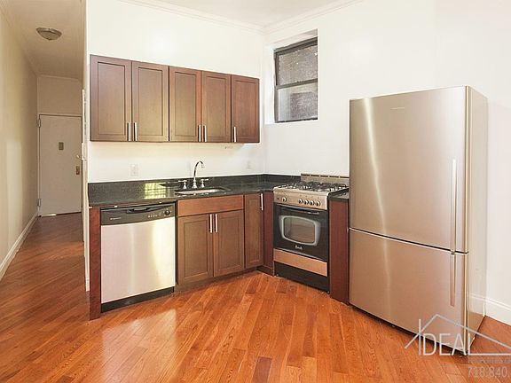 3rd image of 262 Saint James Pl