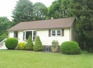 7 Cheryl St, Chestnut Ridge, NY 10977