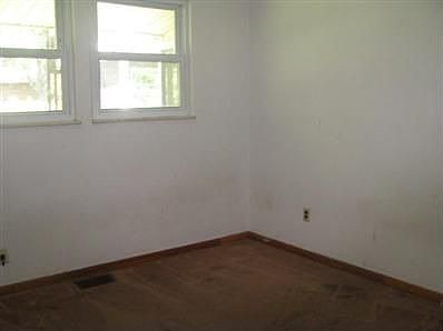 5th image of 105 Macgregor Dr