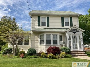 25 Irving St, Edison, NJ 08817