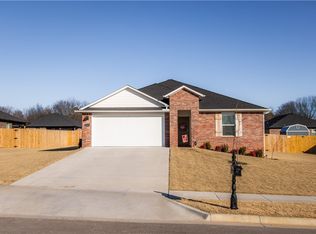3121 N Rooster St, Siloam Springs, AR 72761