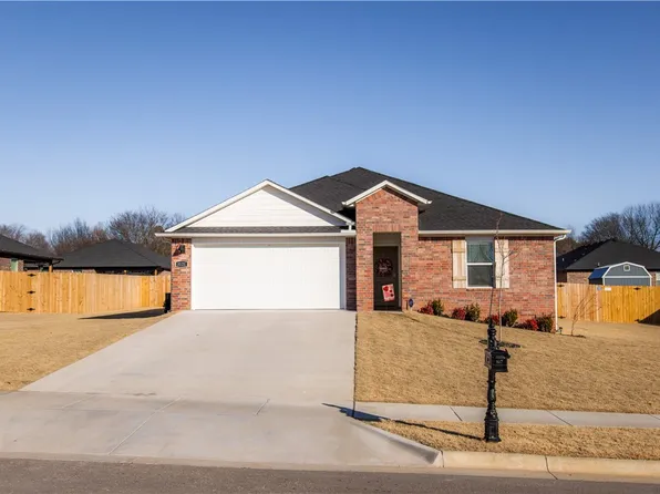 3121 N Rooster St, Siloam Springs, AR 72761