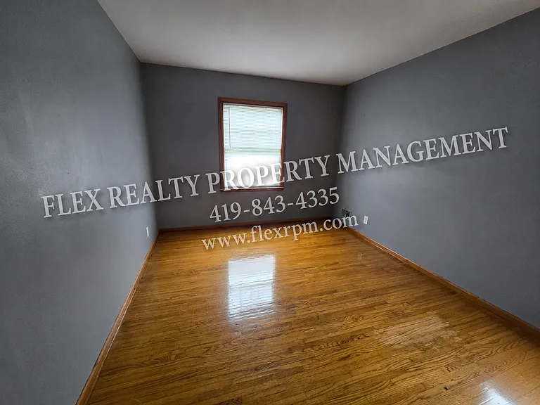 3901 Leybourn Ave — Photo 11