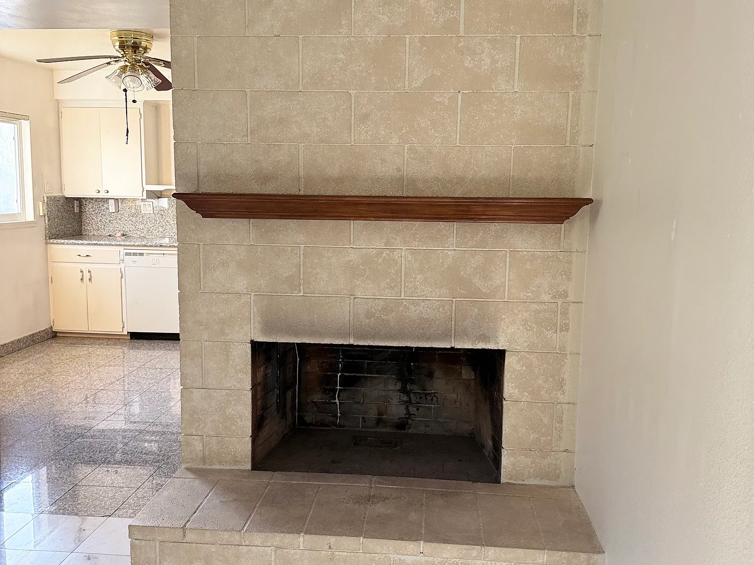 3 bed, 1227 sqft, $3,800 — Photo 3