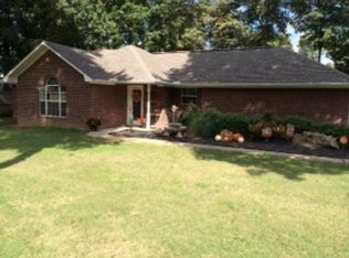 301 Harcrow Rd, Palestine, TX 75801