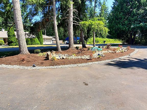 2nd image of 11821 SE 282nd St
