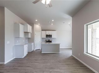 10532 SW 55th St, Mustang, OK 73064