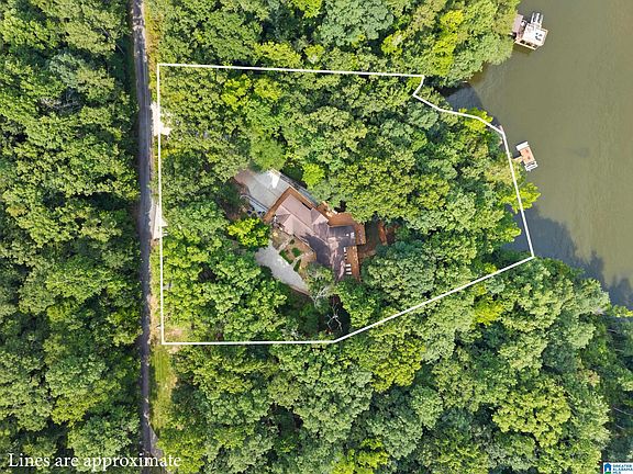 2nd image of 487 Poplar Pl
