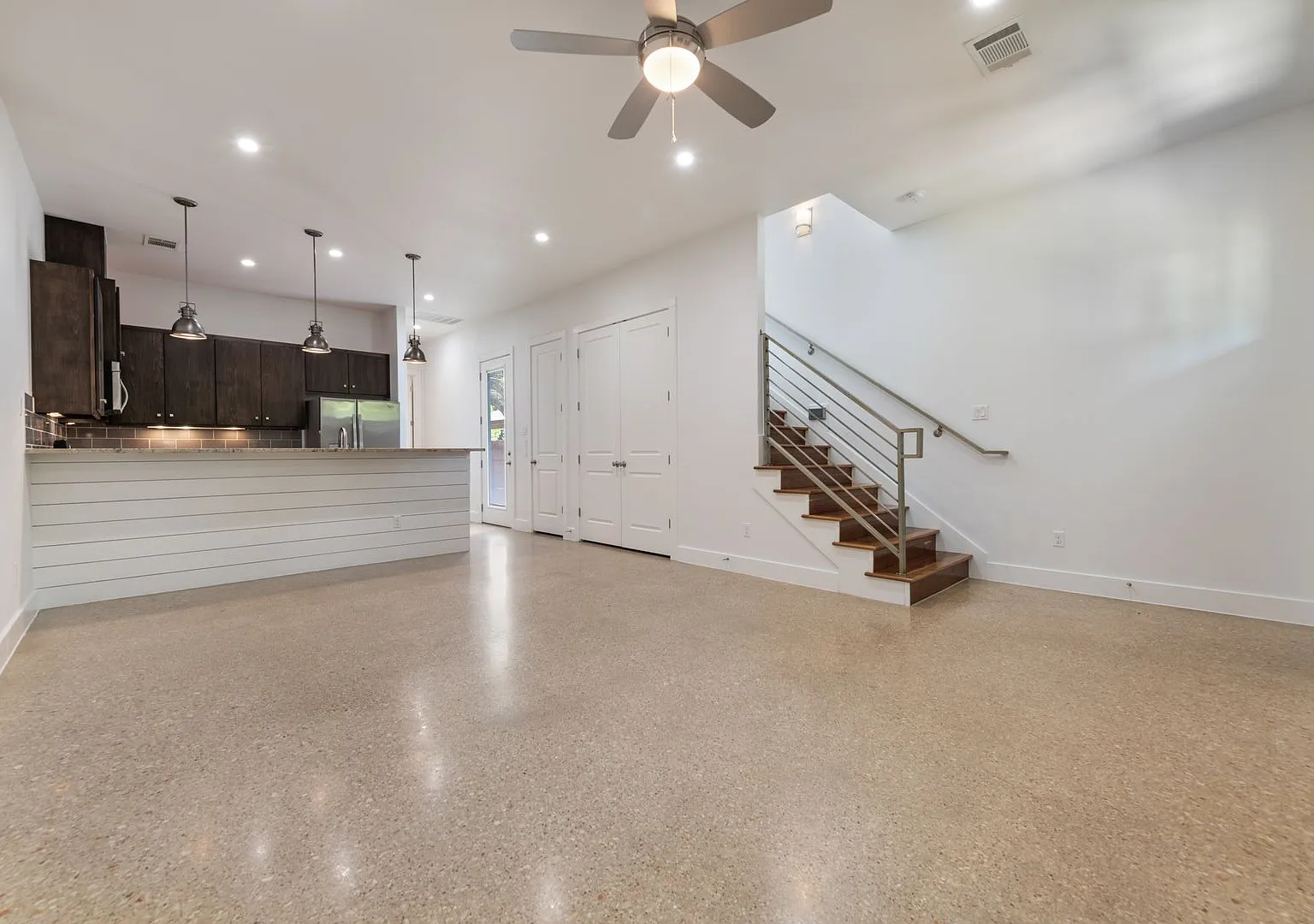 718 Harris Avenue — Photo 4