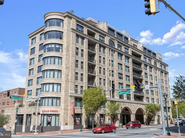 8302 Woodmont Ave APT 800, Bethesda, MD 20814