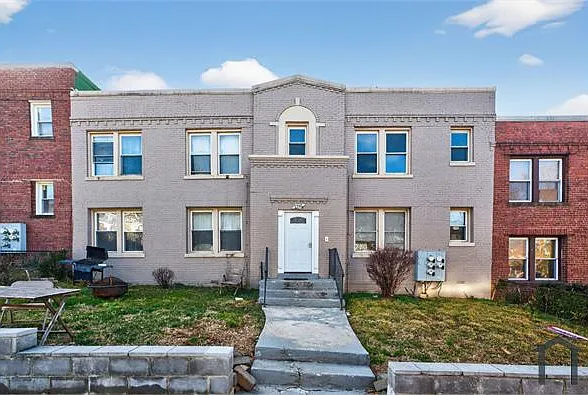 1235 Penn St NE #2