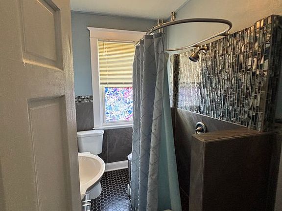 3rd image of 2920 Overland Ave APT 2