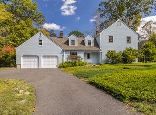 26 Surrey Ln, Southbury, CT 06488