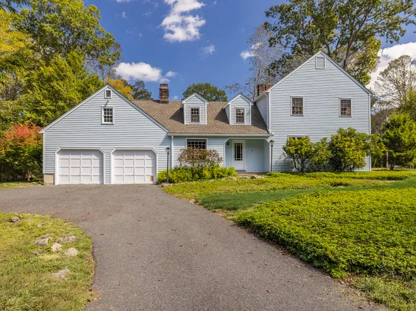 26 Surrey Lane, Southbury, CT 06488