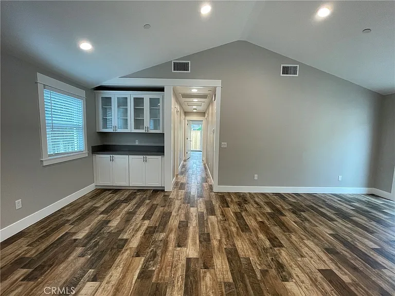 562 E Van Bibber Ave — Photo 9