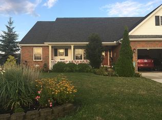 1716 Cinnamon Dr, Wapakoneta, OH 45895