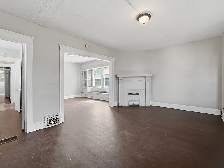 11611 Fairport Avenue — Photo 19