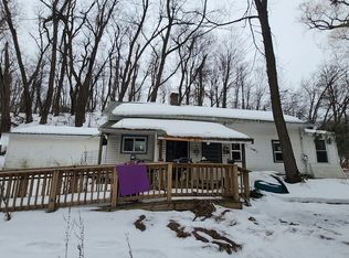 34 Tabor Rd, Mechanicville, NY 12118