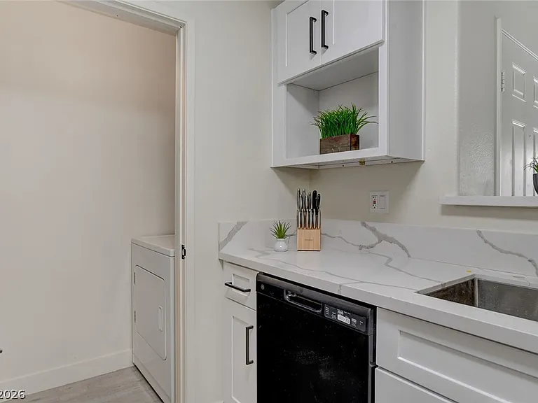 950 Seven Hills Dr #1422 — Photo 23