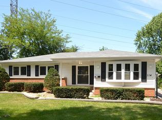 114 E Comstock Ave, Addison, IL 60101