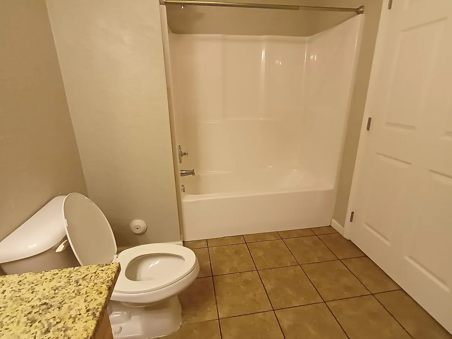 Coming Soon! Showings to start after 10/1/26! Beautifully Renovated 2 bedroom apartment! — Photo 2