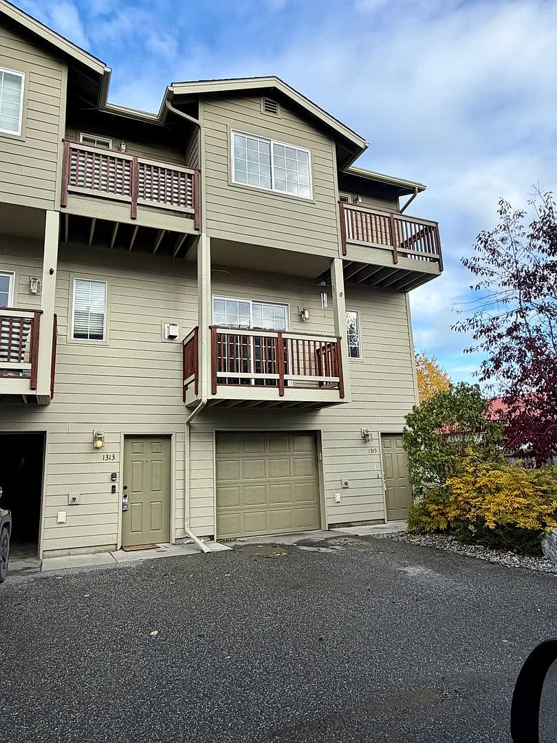 Townhouse with Heated Garage — Photo 1
