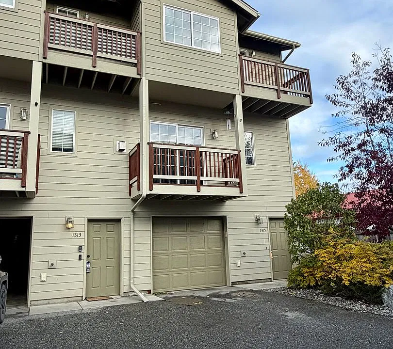 1315 Denali St #8