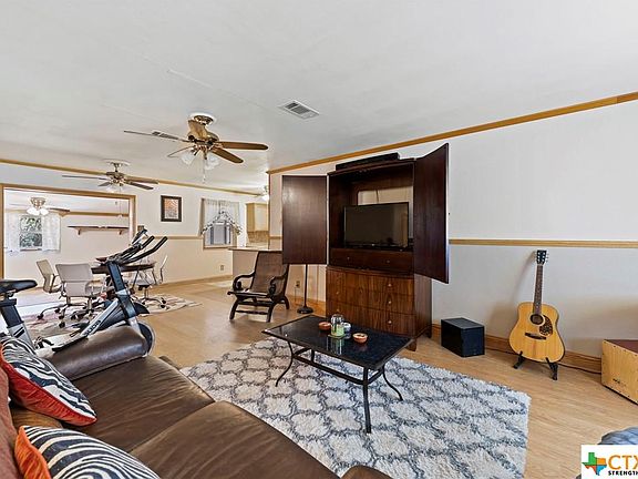 4th image of 2833 Veterans Ave