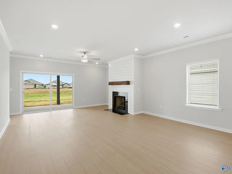 304 Allene Way — Photo 17