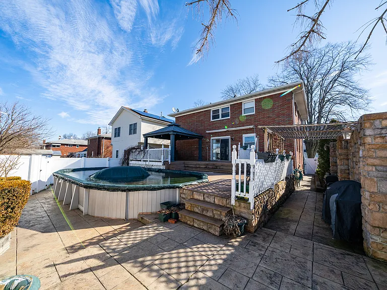 105 E Morris Ave — Photo 2