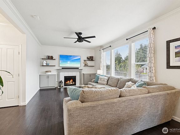 4th image of 15832 92nd Avenue Ct E
