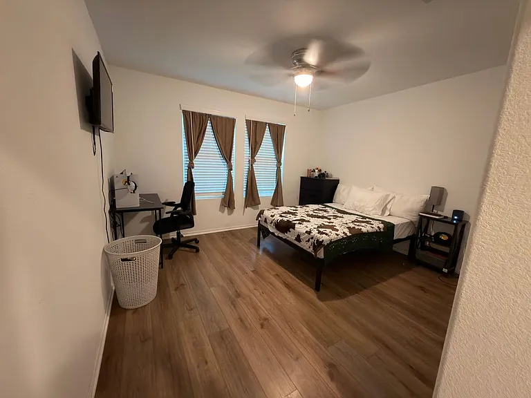 200 Sebring Cir — Photo 4