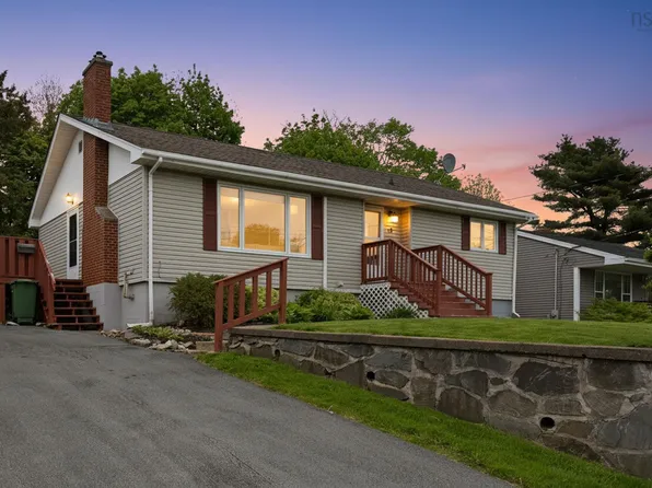 13 Belle Vista Dr, Halifax, NS B2W 2X1
