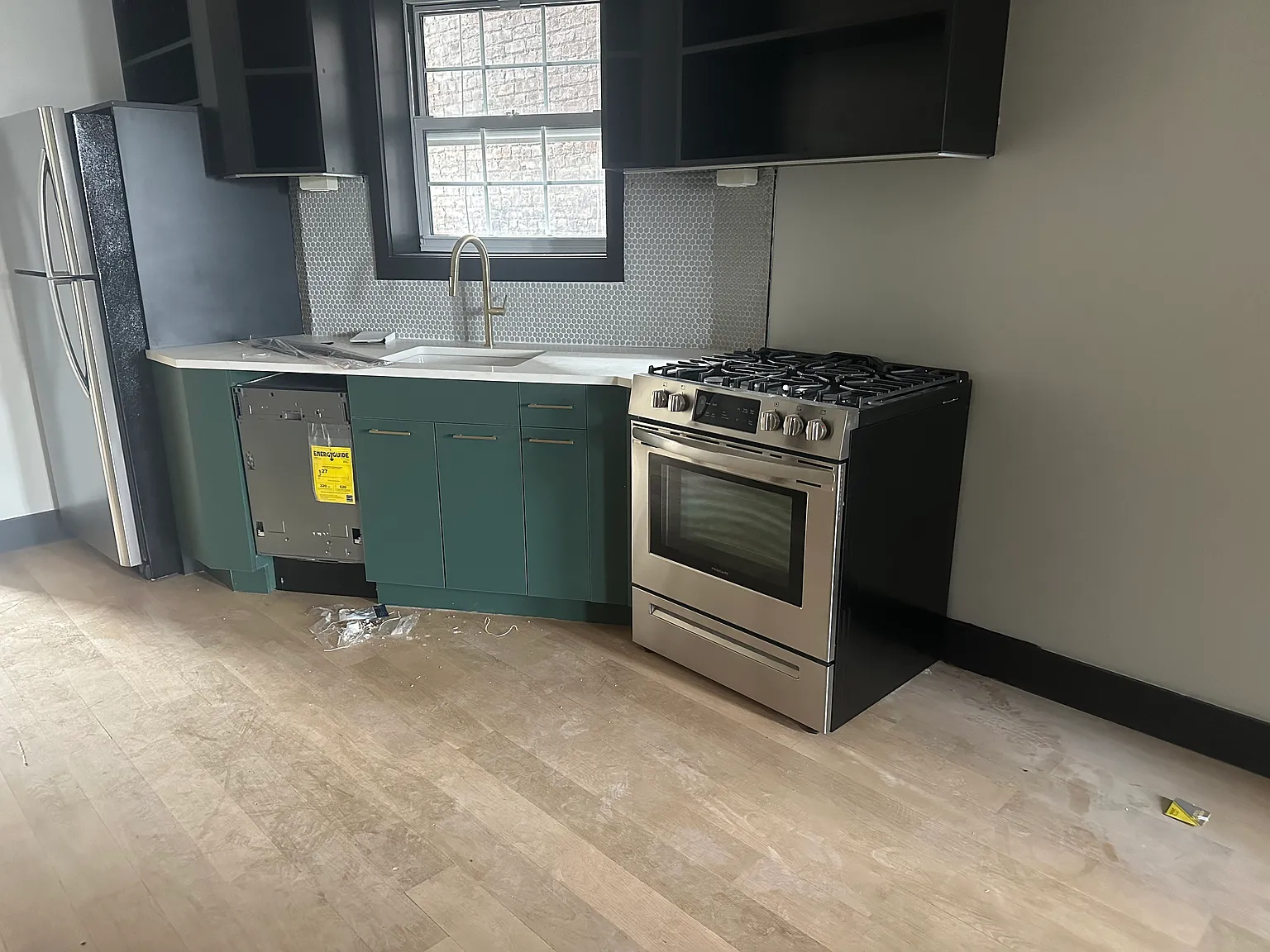 2 bed, 850 sqft, $2,700 — Photo 4