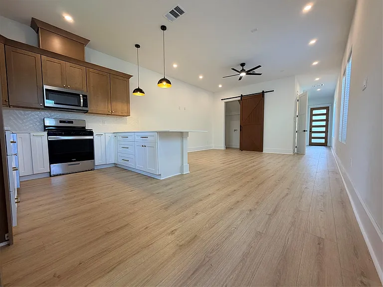 7937 Sparta St — Photo 6
