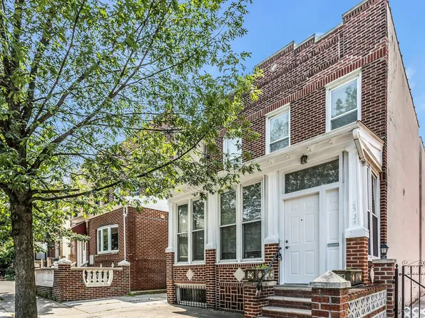 2534 42nd St, Astoria, NY 11103