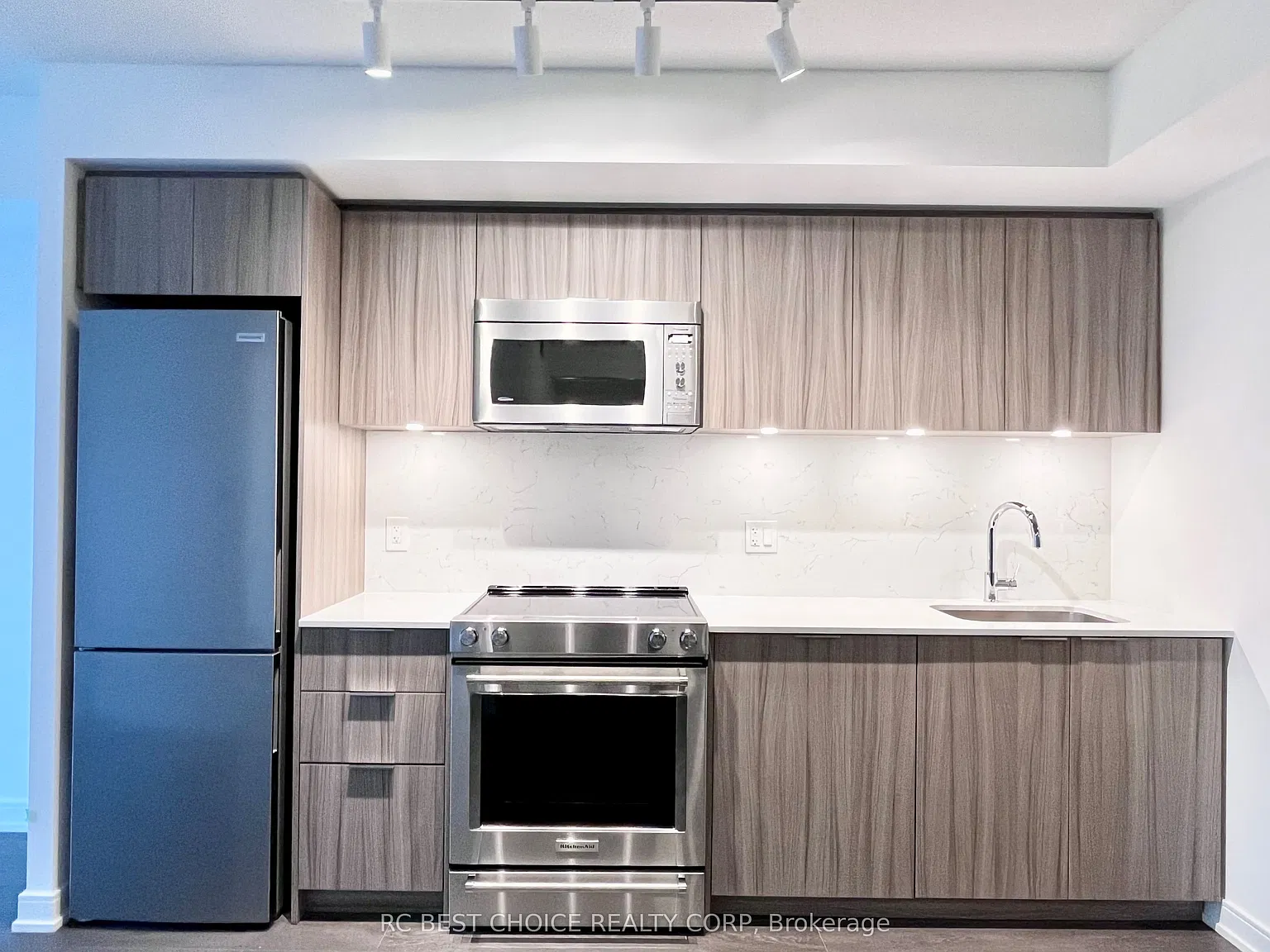 2 bed, $2,350 — Photo 2