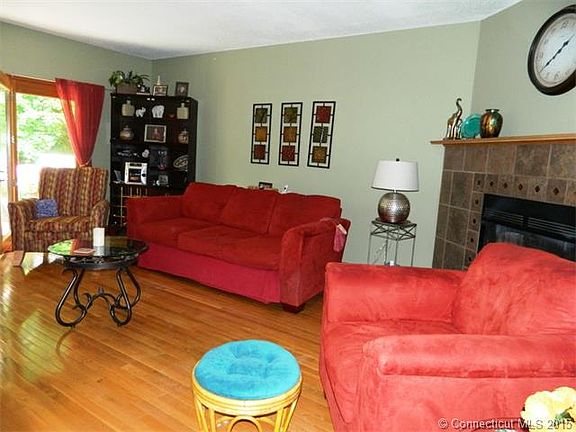 4th image of 2102 Mill Pond Dr