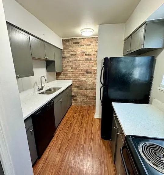 280 S Hill Ave #B101 — Photo 11