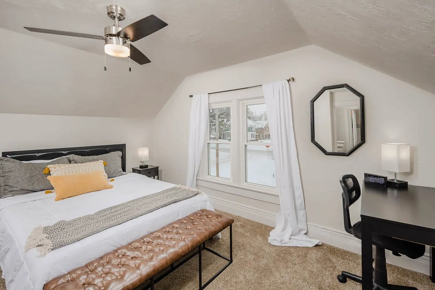 2 bed, 1.0 bath, 1097 sqft, $2,168 — Photo 3