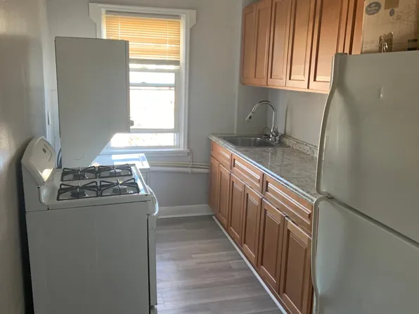 206 Southerly Rd, Baltimore, MD 21225
