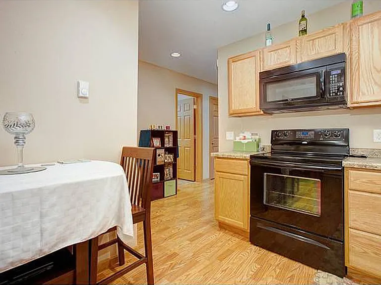 96 Valley Ln — Photo 4